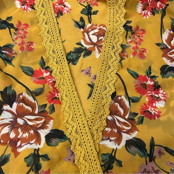 LIVE 4 TRUTH Sheer Floral Kimono Top - Picture 5 of 5